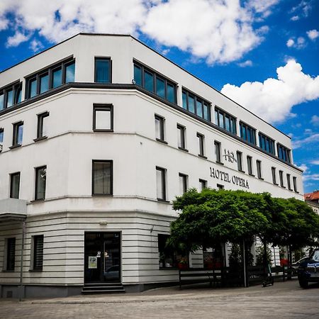 Hotel Opera ทานอฟสเก กูเร ภายนอก รูปภาพ