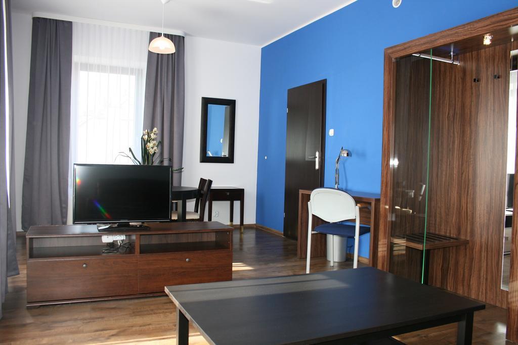 Hotel Opera ทานอฟสเก กูเร ห้อง รูปภาพ