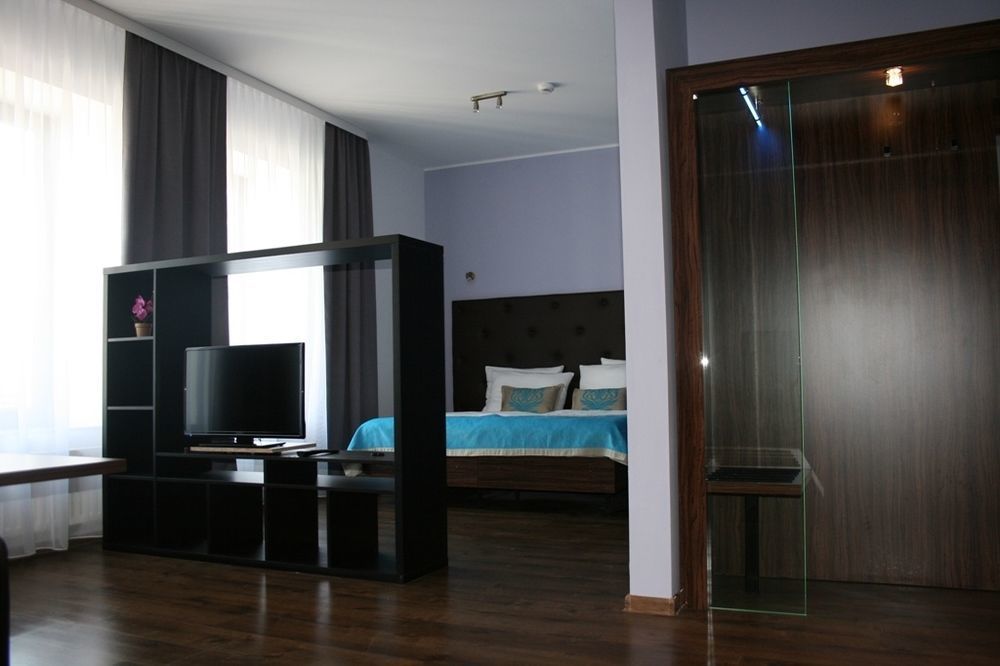 Hotel Opera ทานอฟสเก กูเร ภายนอก รูปภาพ